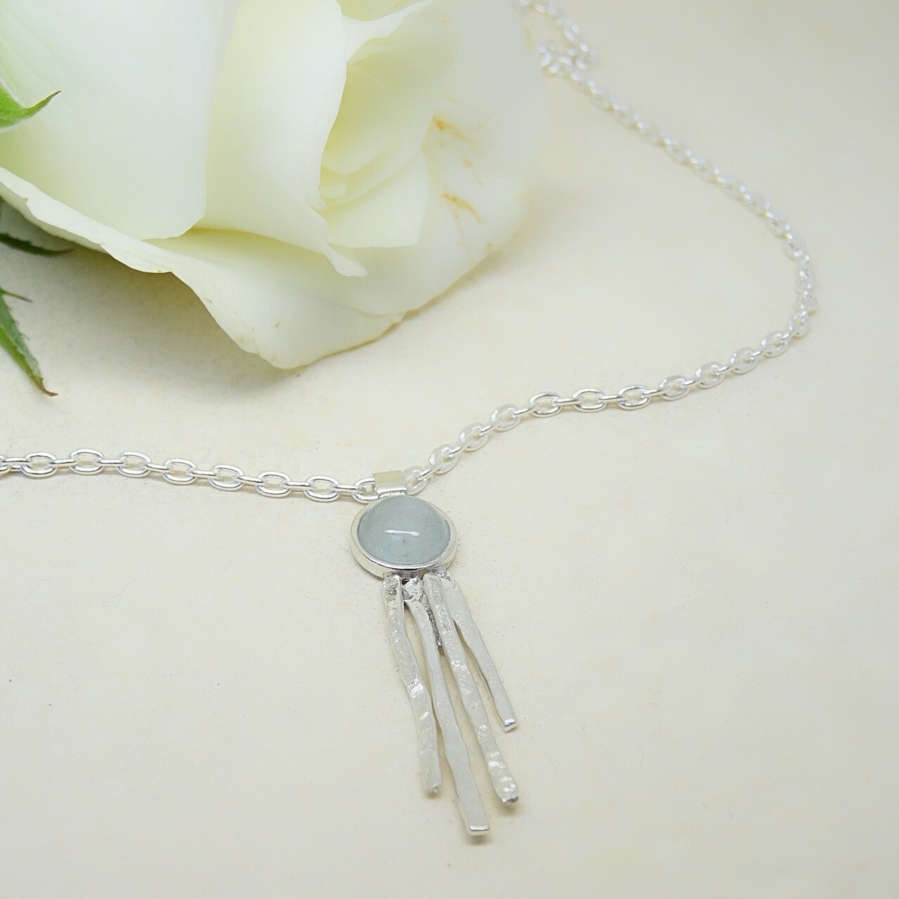 Shiny silver pendant - Aquamarine stones