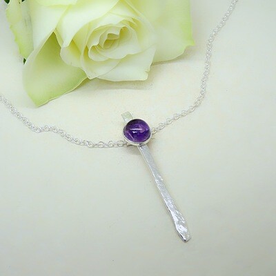 Silver hammered pendant - Amethyst stone Silver hammered pendant - Amethyst stone