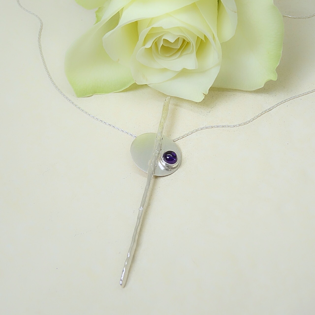 Silver hammered pendant - Amethyst stone