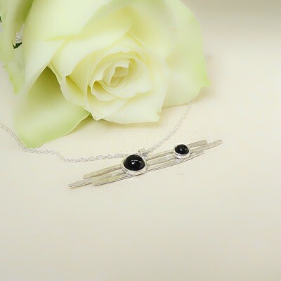 Silver hammered necklace - Black Onyx stone Silver hammered necklace - Black Onyx stone