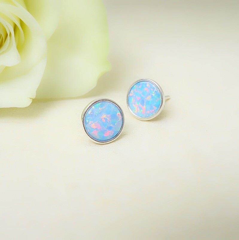 Silver ear studs - White opale stones Silver ear studs - White opale stones