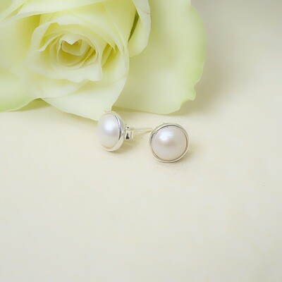 Silver ear studs - Freshwater pearls Silver ear studs - Freshwater pearls
