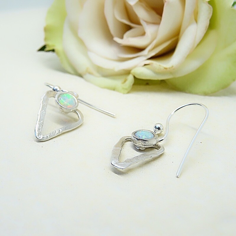 Silver earrings - White Opale stones Silver earrings - White Opale stones