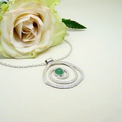 Silver hammered pendant - Aventurine