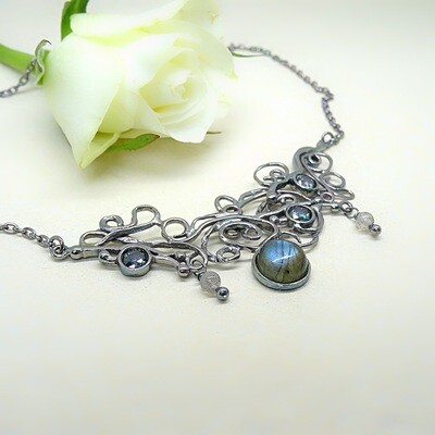 Fairytale silver necklace - Labradorite stone