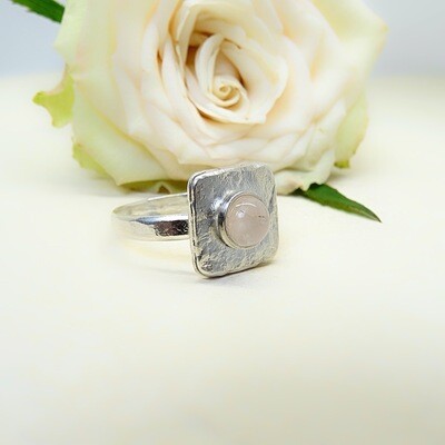 Silver ring - Pink Quartz stone