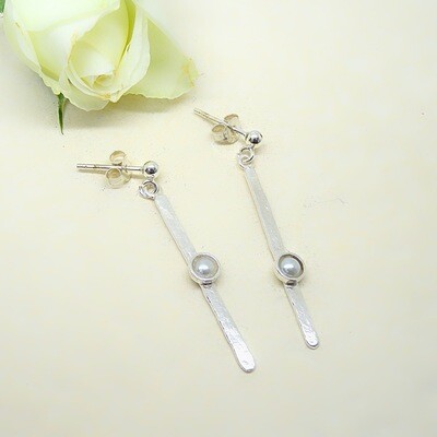 Silver earrings - Freshwater pearl Silver earrings - Freshwater pearl