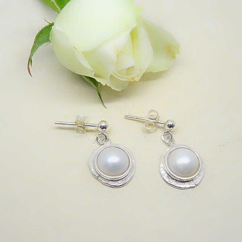 Silver earrings - Freshwater pearl Silver earrings - Freshwater pearl