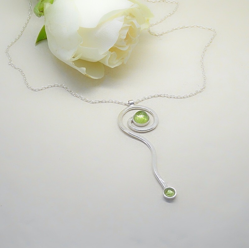 Silver pendant - Peridot