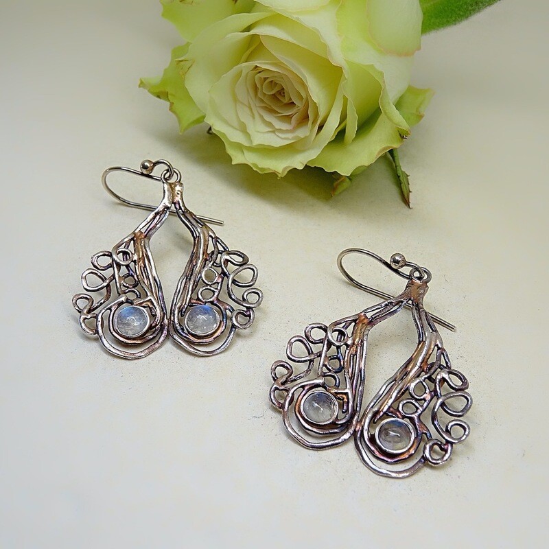 Silver earrings - Moonstone