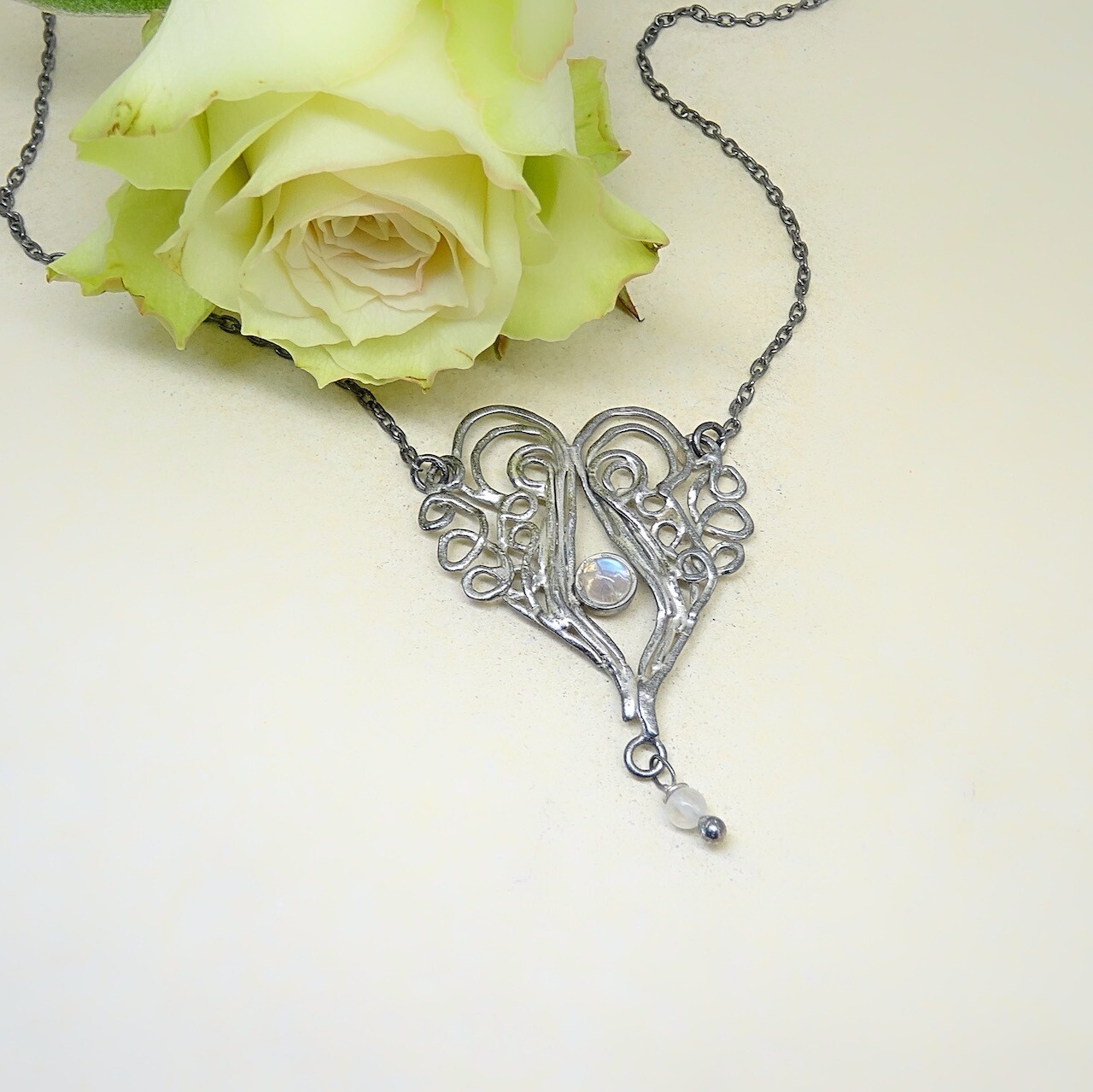 Silver pendant - Moonstone