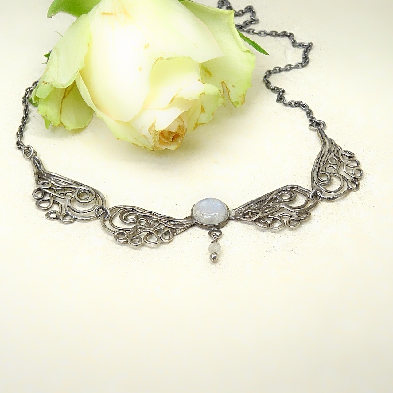 Silver necklace - Moonstone