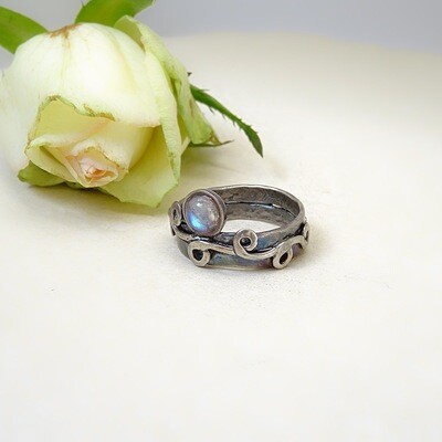 Silver ring - Moonstone