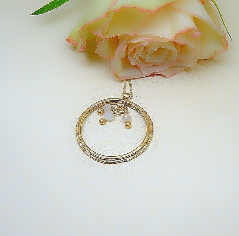 Gold plated silver pendant - Moonstone