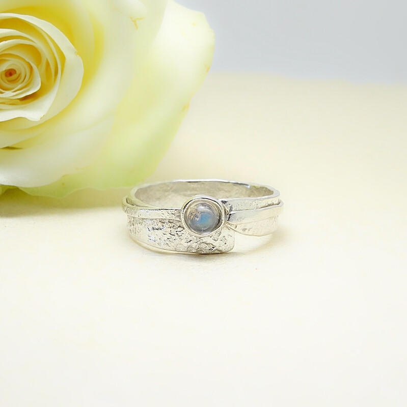 Silver ring - Moonstone