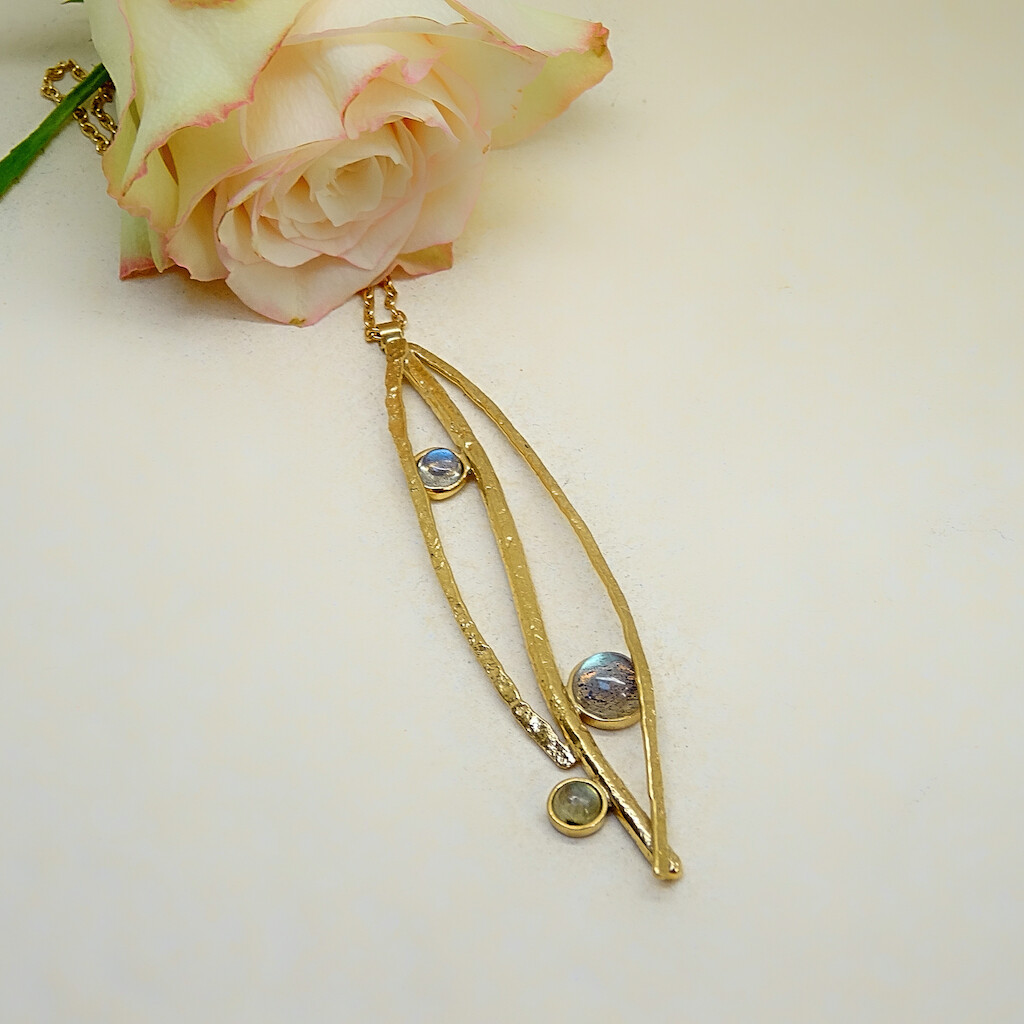 Gold plated silver pendant - Labradorite