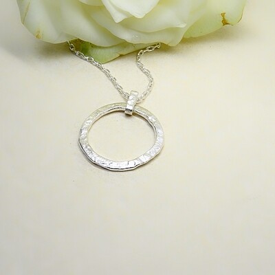 Silver cirkel pendant