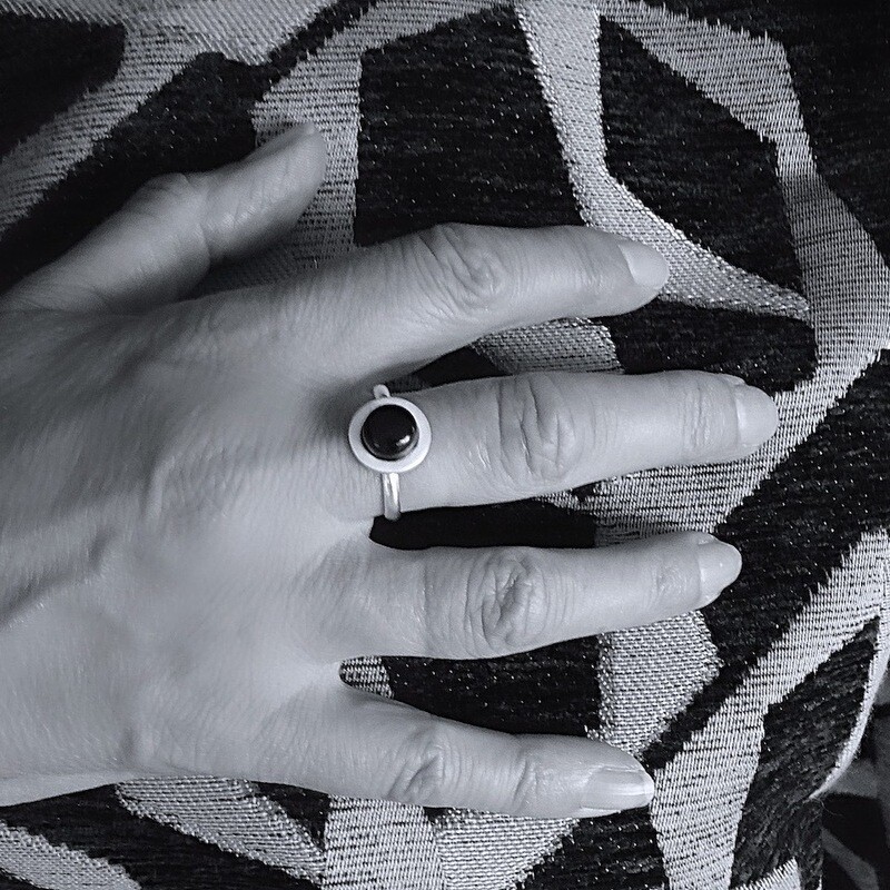 Zilveren ring - Zwarte Onyx - Handgemaakt door Harry TiLLEY