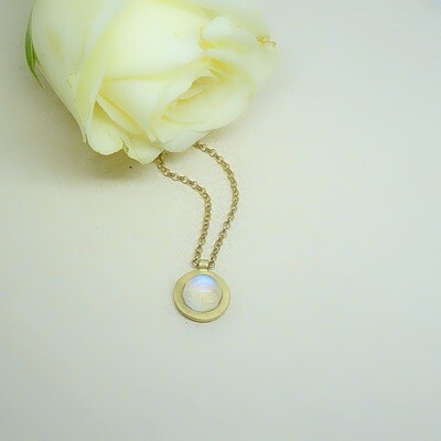 Gold plated silver pendant - Moonstone