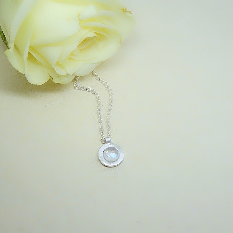 Silver pendant - Moonstone