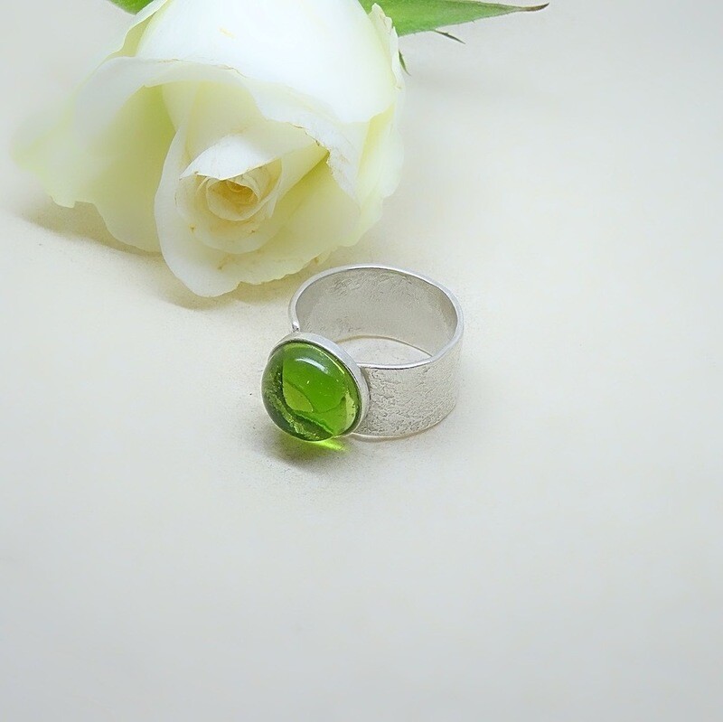 Silver ring - Peridot