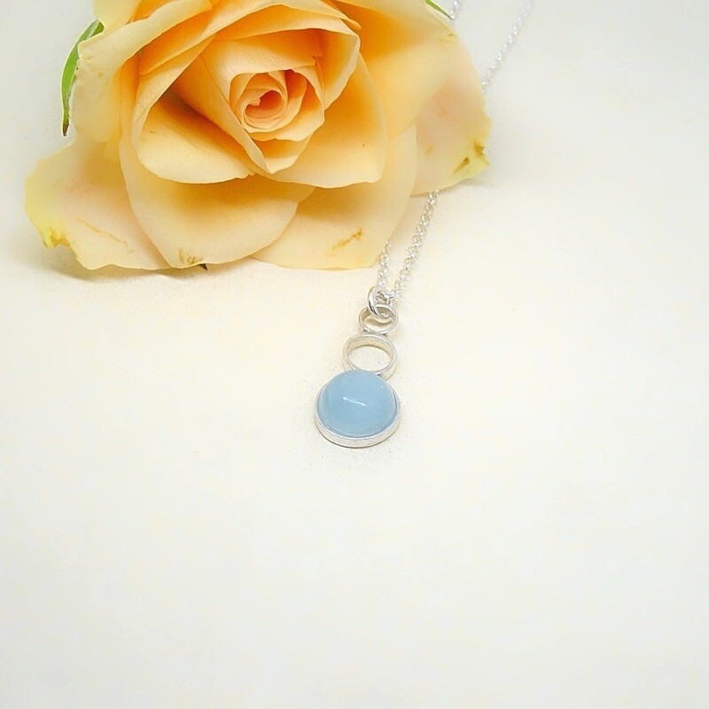Zilveren hanger - 
 Cirkel hanger - Aquamarine - Handgemaakt door juweel ontwerper Harry TiLLEY.