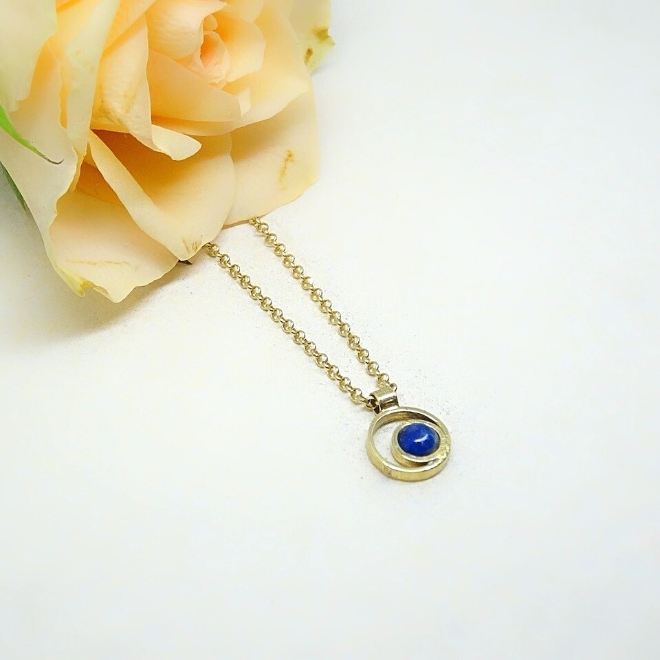 Verguld zilveren hanger - 
4mm Lapis Lazuli - Handgemaakt door juweel ontwerper Harry TiLLEY.
