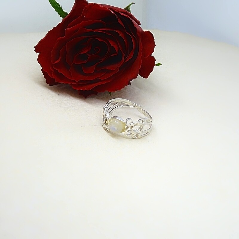 Zilveren ring - Maansteen - La Vie En Rose - Harry TiLLEY Juwelen