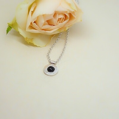 Silver pendant - circle shape - Black Onyx - Handmade by jewel designer Harry TiLLEY.
