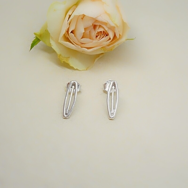 Silver ear studs - Hammer crushed stone finish - leaf shape - Handmade - Harry TiLLEY