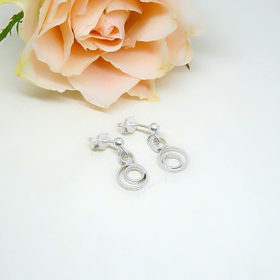 Silver stud earrings - Circle shapes - Harry TiLLEY Jewels