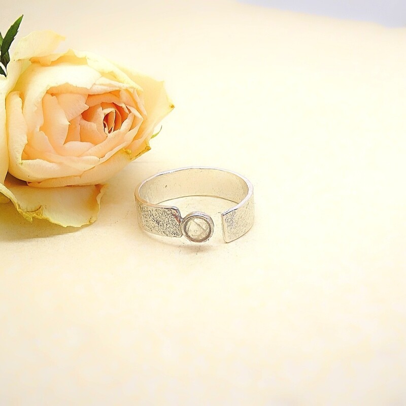 Silver ring - Moonstone - Harry TiLLEY Jewels