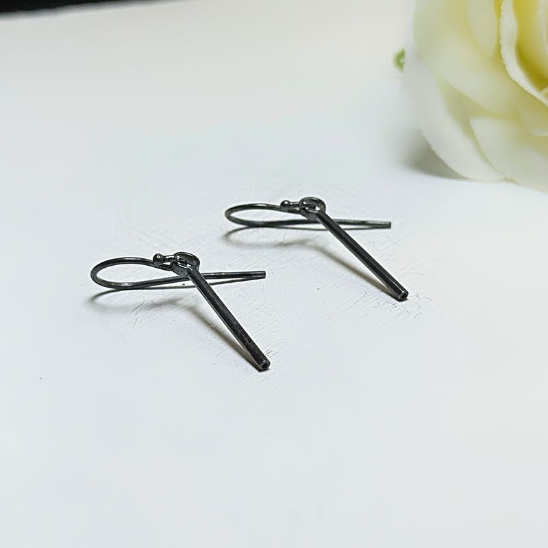 Silver earrings - Black-line
