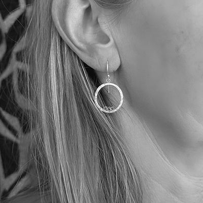 Round earrings with three small circles - 925 silver with an 18k gold plating