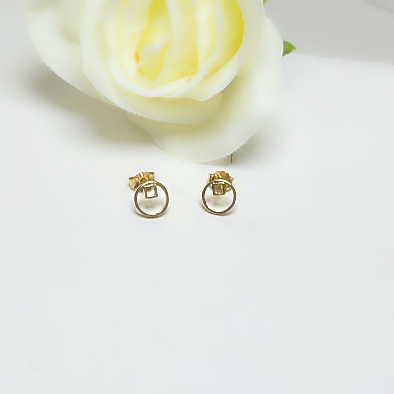 Gold-plated silver round stud earrings with small square