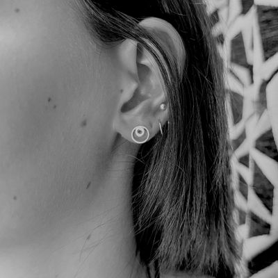 Gold-plated silver round stud earrings with small square