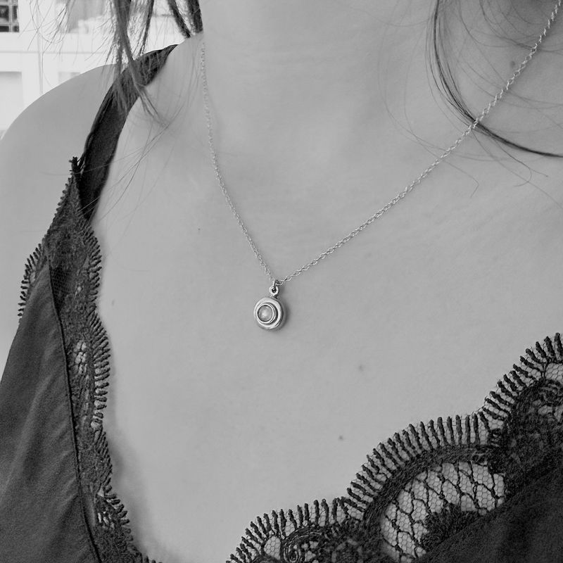 Gold-plated silver pendant - playful and with a natural stone - Harry TiLLEY creations