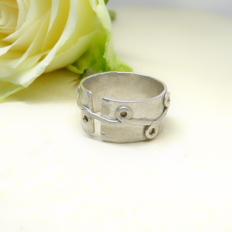 Silver ring - Hammer-stone