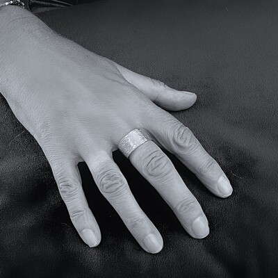 Zilver ring - Hamer steenslag motief - Handgemaakt door Harry TiLLEY