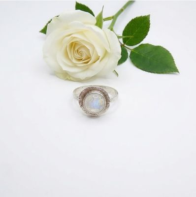 Silver ring - Moonstone
