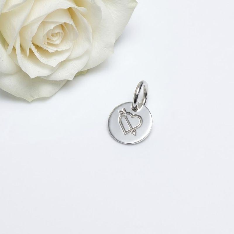 Medaille for necklace - Heart with arrow