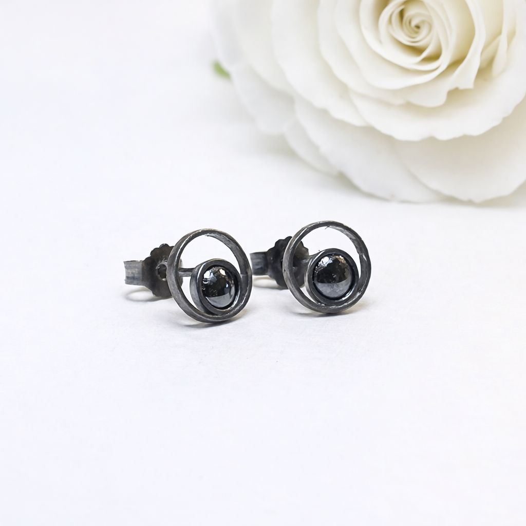 Silver stud earrings - Hematite