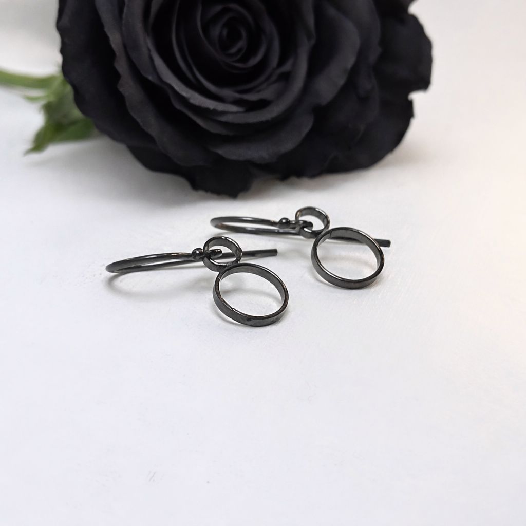 Silver earrings - Black-line