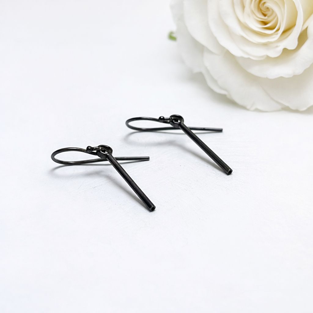 Silver earrings - Black-line