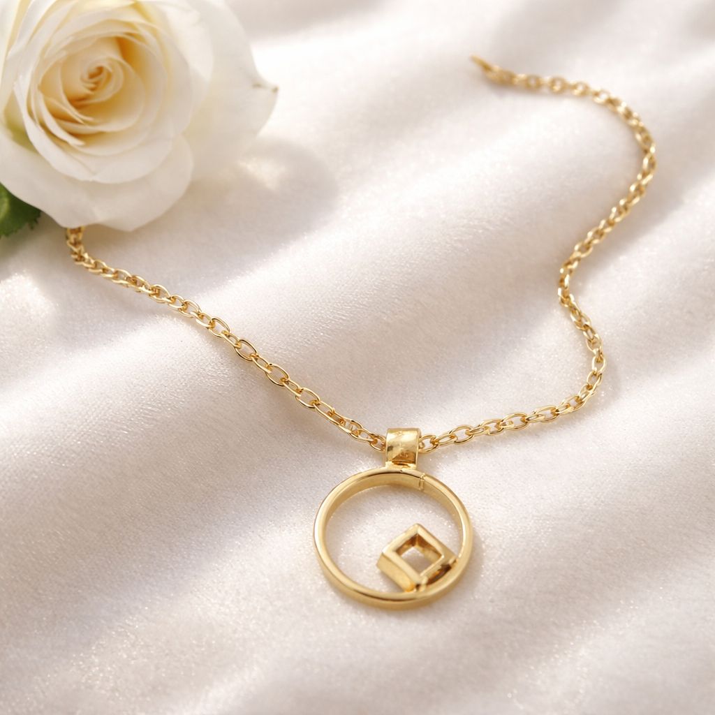 Gold-plated silver circle pendant with square