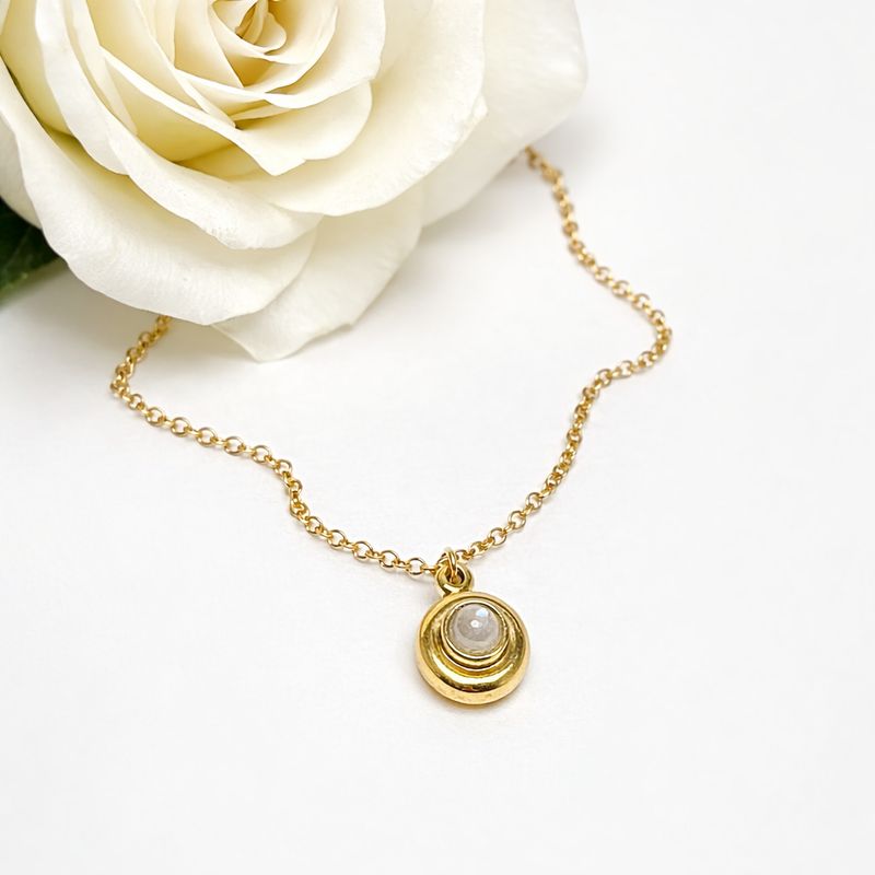 Gold-plated silver pendant - playful and with a natural stone - Harry TiLLEY creations