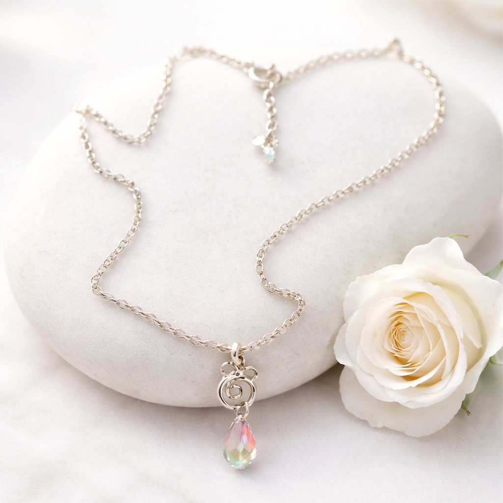 Small pendant with rose from our La Vie en Rose collection