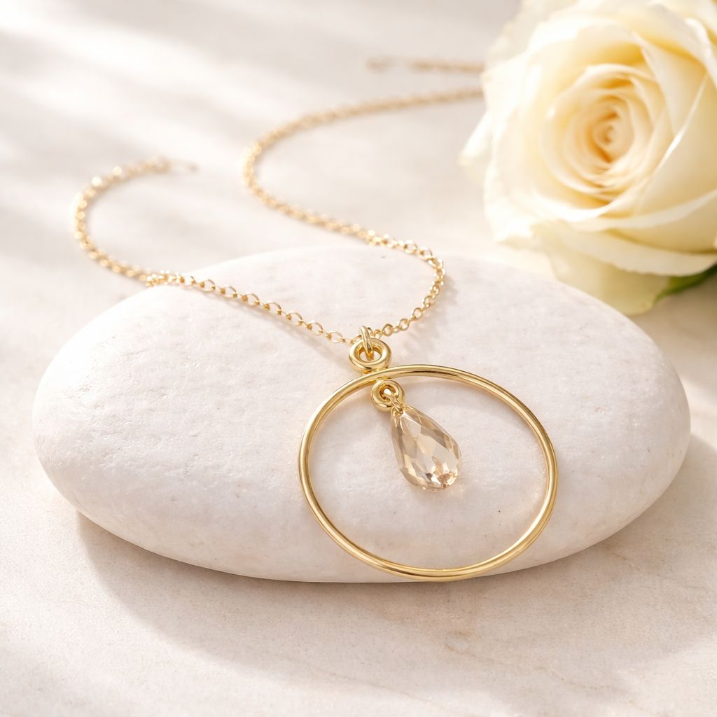 Gold-plated silver circle pendant with Swarovski stone