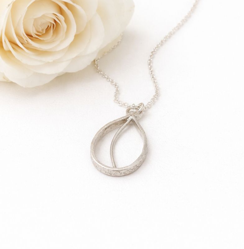 Silver pendant in loop or leaf shape - Handmade in 925 silver - Harry TiLLEY creations