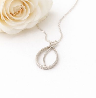 Silver pendant in loop or leaf shape - Handmade in 925 silver - Harry TiLLEY creations